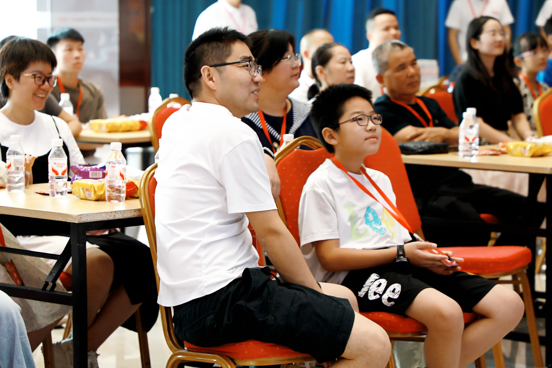 萌娃探班！2025鹽津鋪子員工家人開放日活動正式舉行